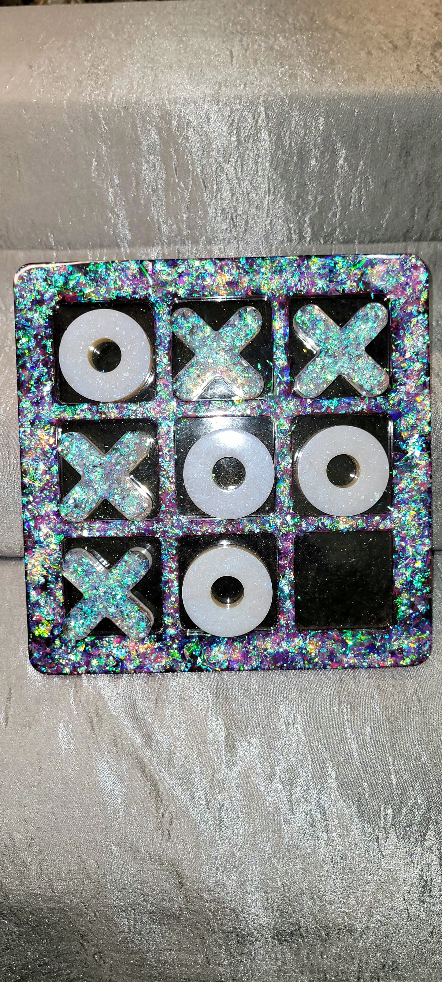 Black&Iridescent Tic Tac Toe Game