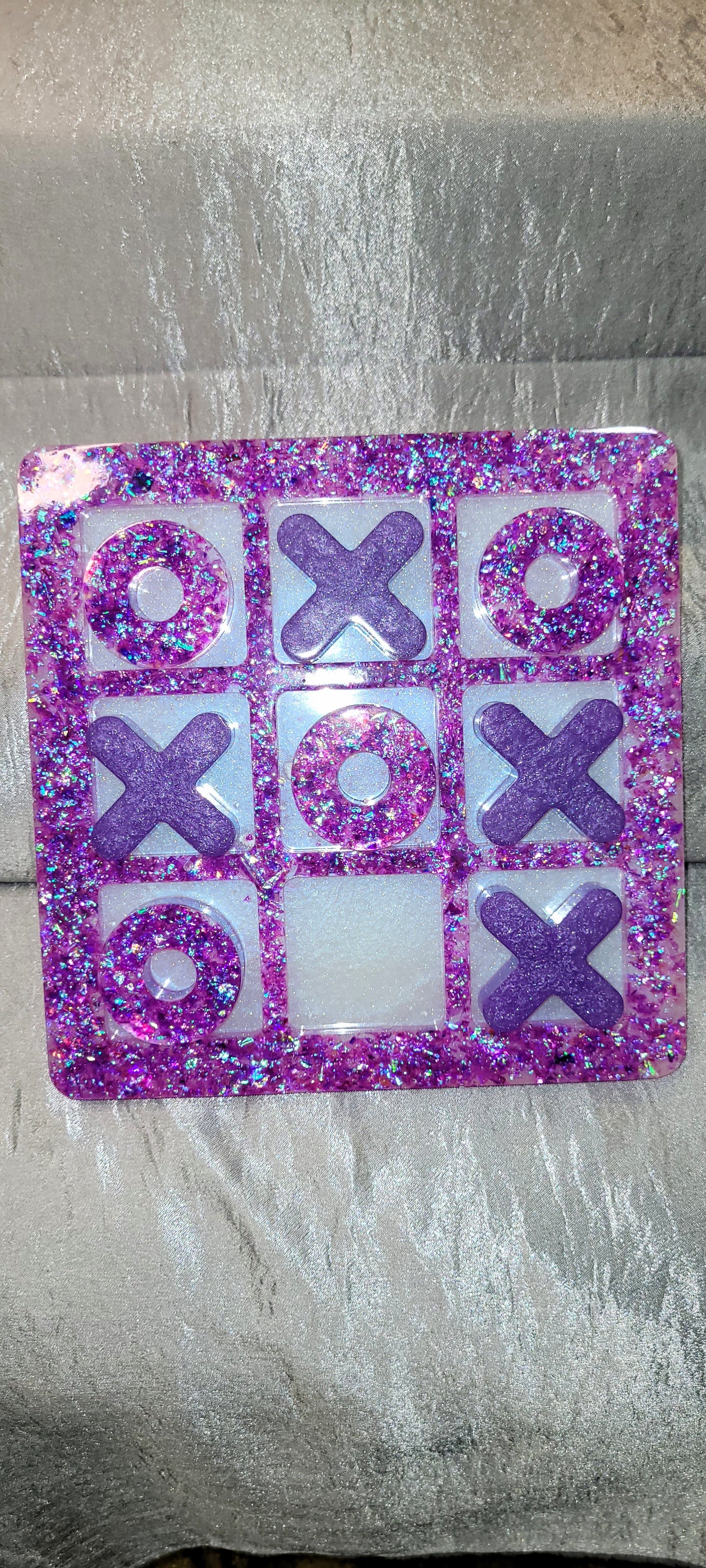 Purple &White Tic Tac Toe Game